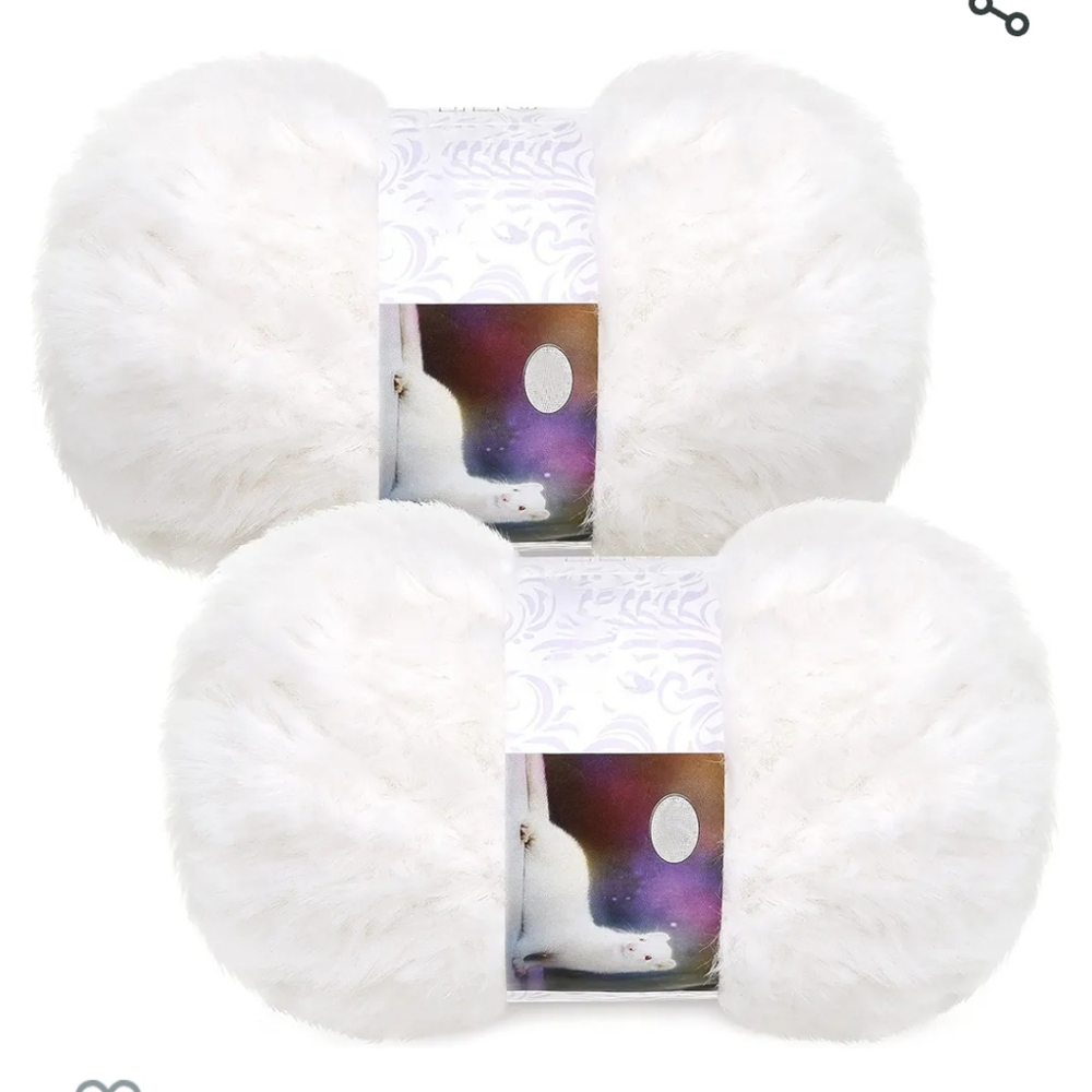 1 Skein Soft white fuzzy fur - Picture 3 of 6